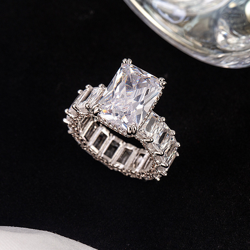 Northern Lights – Faceted Moissanite Ring