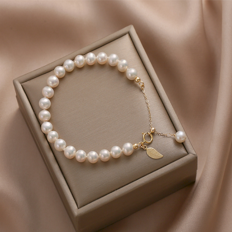 Gold Leaf?Pearl Bracelet