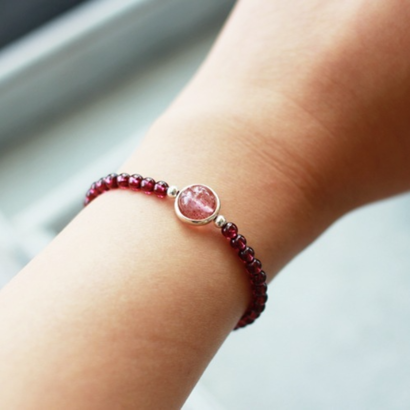 Garnet ? Red crystal bracelet