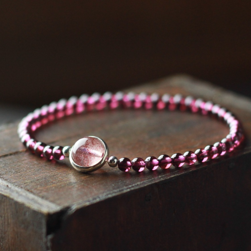 Garnet ? Red crystal bracelet