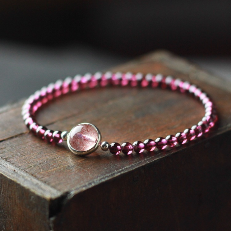 Garnet ? Red crystal bracelet