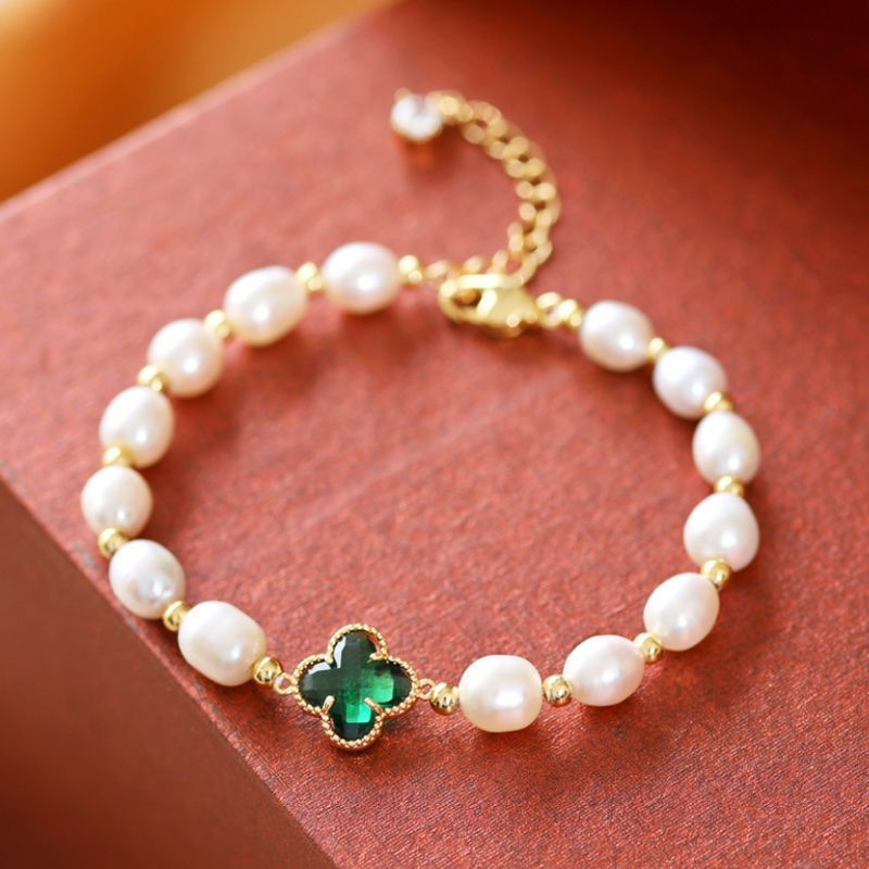 Four Leaf Clover ? Pearl Bracelet