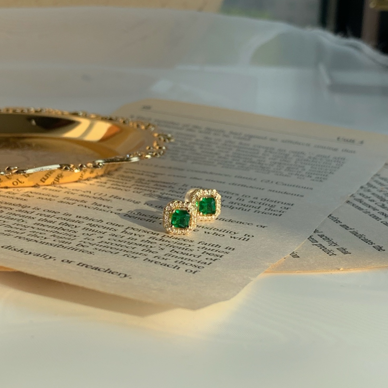 'Sprout of spring' green crystal Earrings