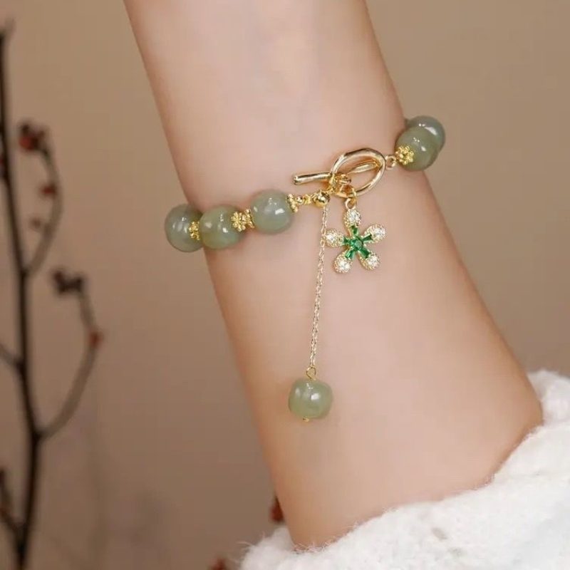 Sun flowers ? Emerald Jade Stone & Agate Bracelet