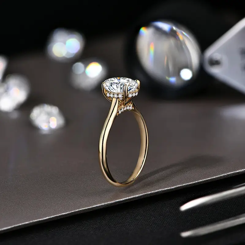 Oval-cut moissanite ring