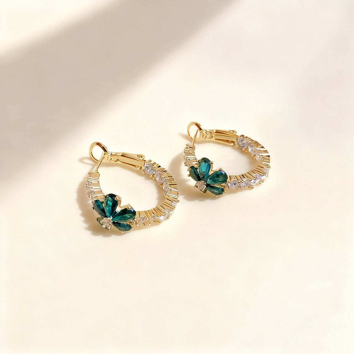 Green flower diamond earrings