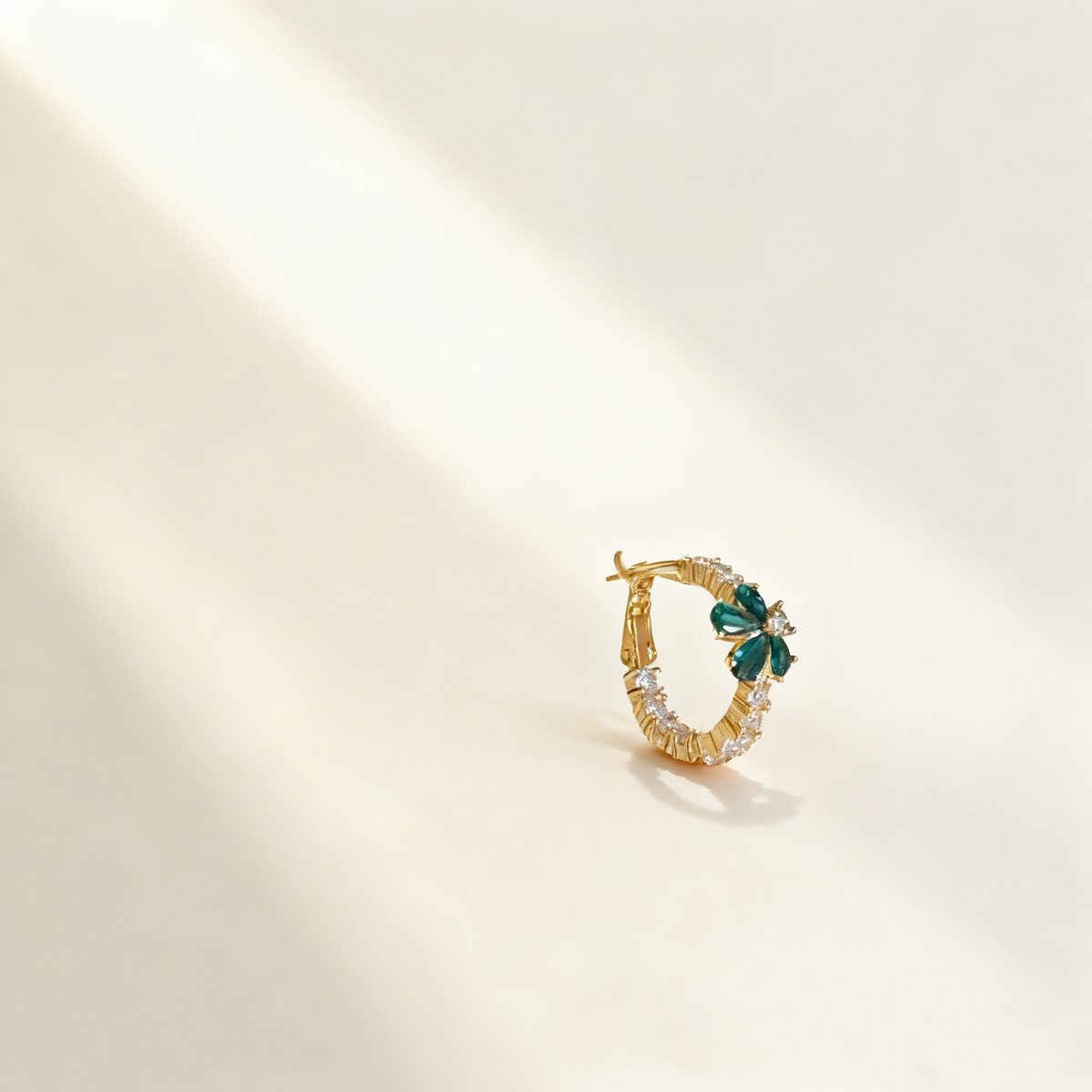 Green flower diamond earrings