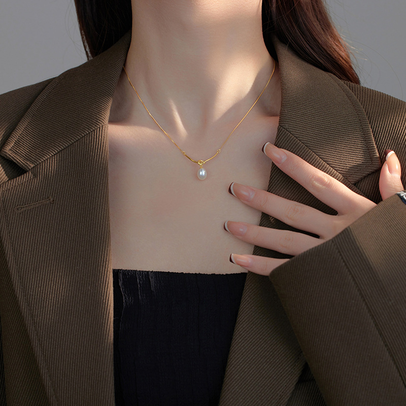「Knot & Pearl」S925 Silver Natural Freshwater Pearl Knot Necklace