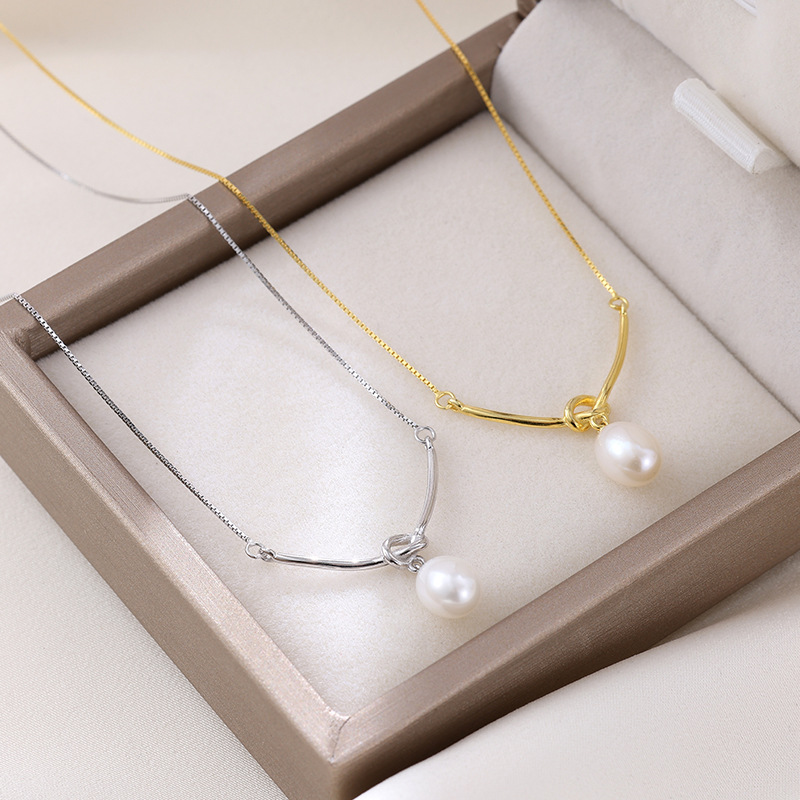 「Knot & Pearl」S925 Silver Natural Freshwater Pearl Knot Necklace