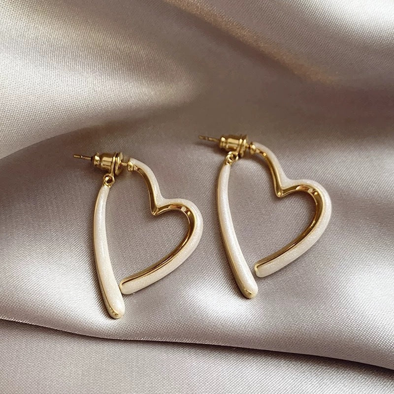 Platinum Tassel Heart Enamel Stud Earrings