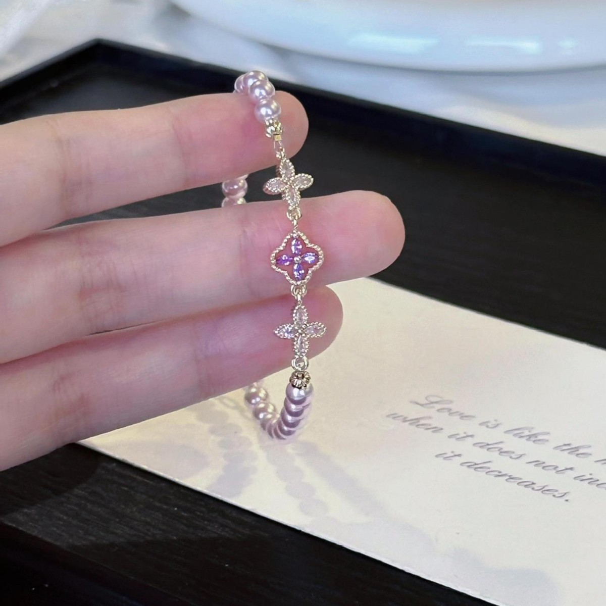Four Leaf Clover Shell Pearl Bracelet