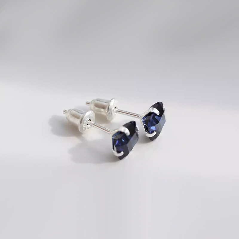 「Midnight Royal」Natural Sapphire Square Stud Earrings